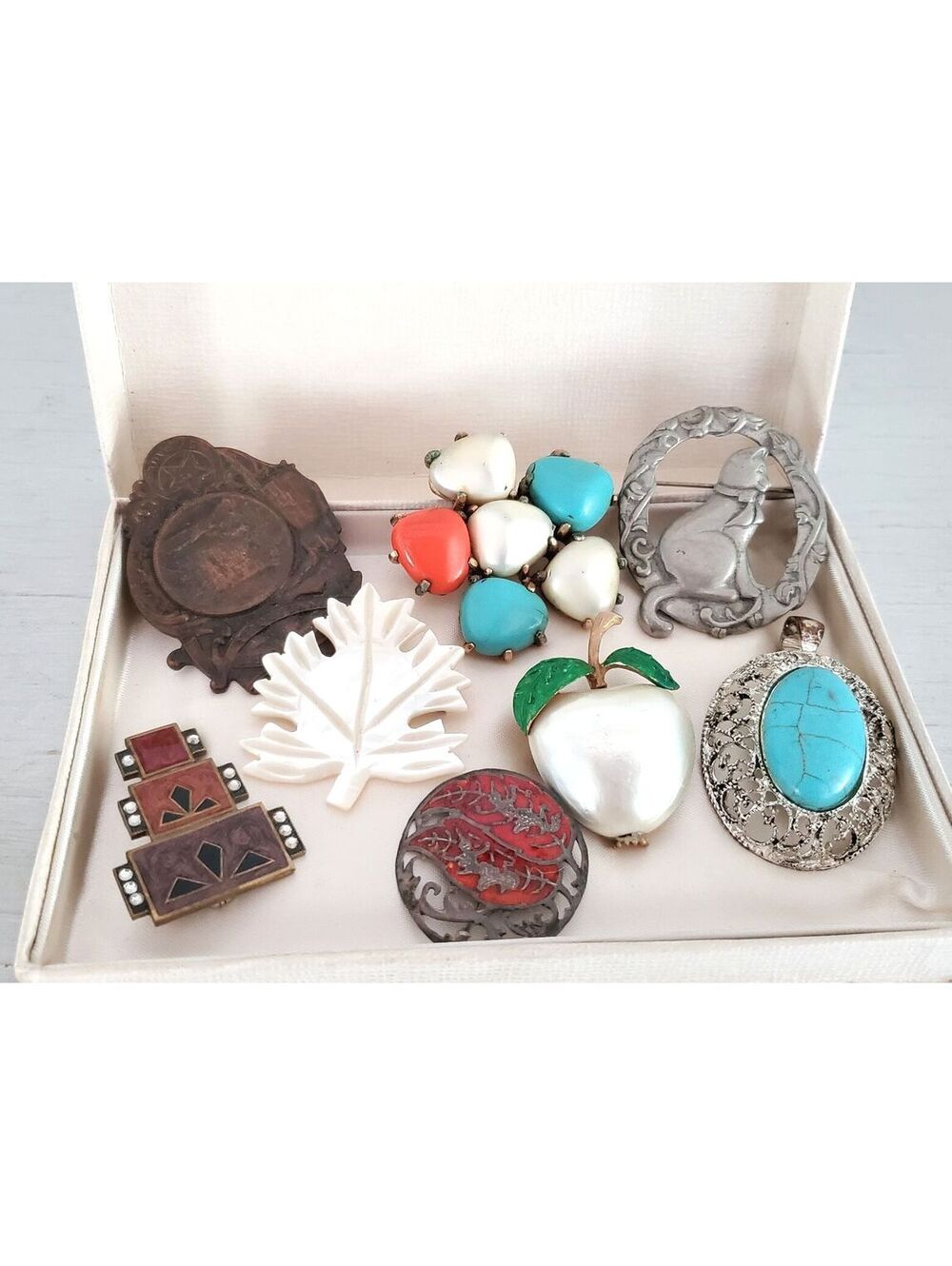 Vintage Brooch Lot of 8